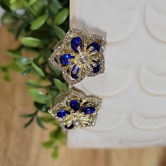 Crystal Flower Brilliant Shimmer Earrings, 925 posts - Picture 3 of 6